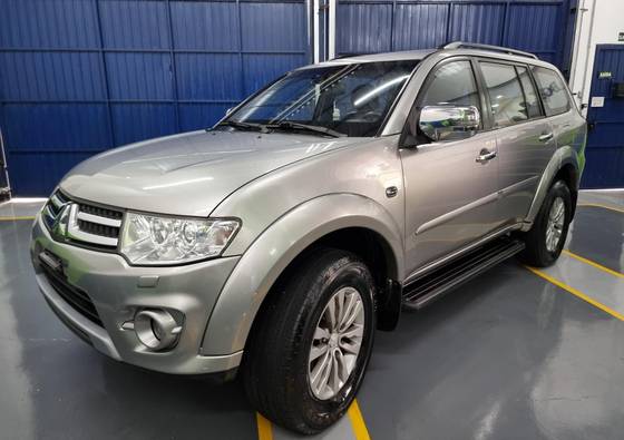 MITSUBISHI PAJERO DAKAR 3.2 HPE 4X4 7 LUGARES 16V TURBO INTERCOOLER DIESEL 4P AUTOMÁTICO